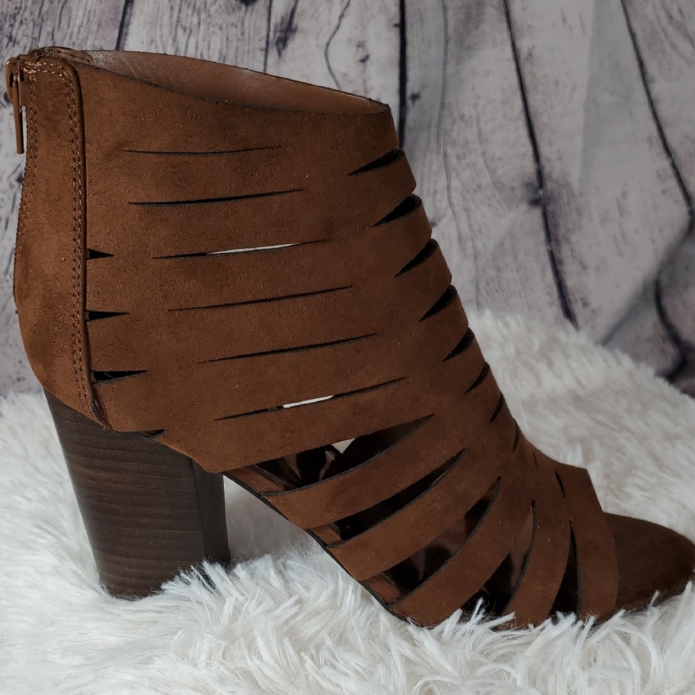 Carlos by Carlos Santana Brown Heeled Ankle Bootie Size 9 EUC